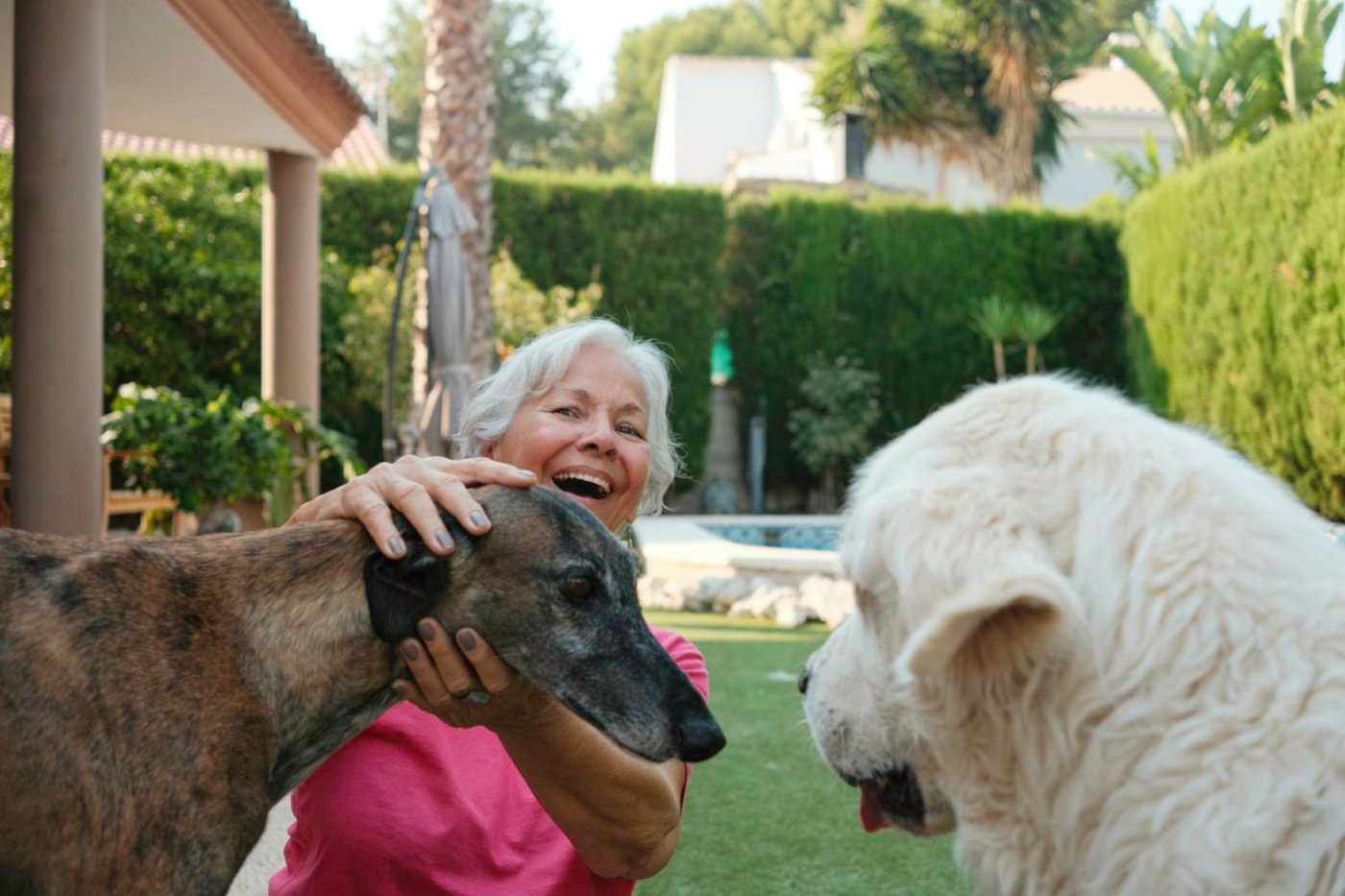 Astro, Luna e eu, brincando no jardim